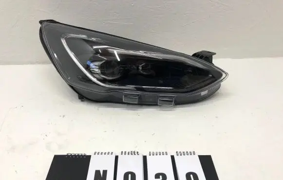 Ford Focus Headlight/headlamp JX7B13E016CF JX7B-13E016-CF