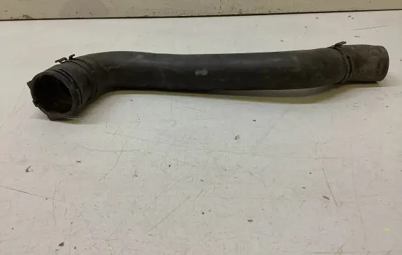 Land Rover Discovery 5 Engine coolant pipe/hose FPLA8D033