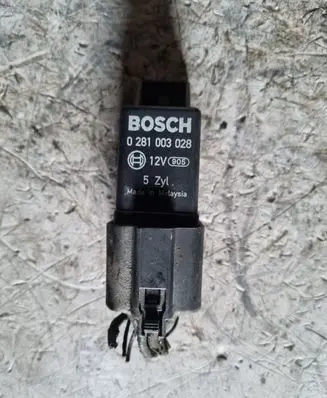 Volkswagen Crafter Glow plug pre-heat relay 0281003028