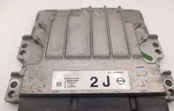 Nissan Qashqai Engine control unit/module 23710HX42C 263054977 A2C98757200