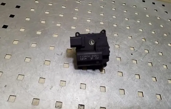 Toyota Corolla Verso E121 Air flap motor/actuator 1138002051