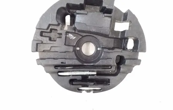 Mercedes-Benz GL X164 Tool set A1648901614
