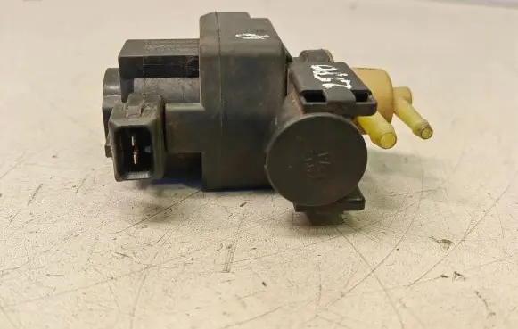 Opel Vivaro Turbo solenoid valve 8200436226 70115200