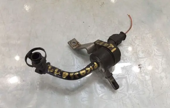 Citroen C3 Picasso Vacuum valve 754196180