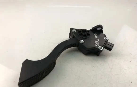 Toyota Prius+ (ZVW40) Accelerator throttle pedal bracket 7811047100
