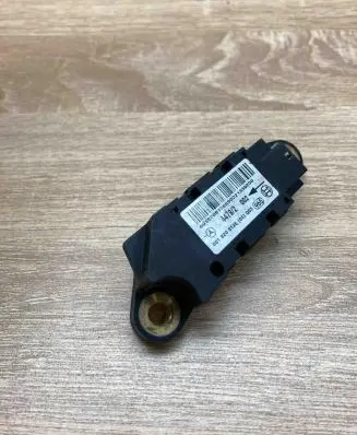 Mercedes-Benz C W203 Airbag deployment crash/impact sensor 0018209126