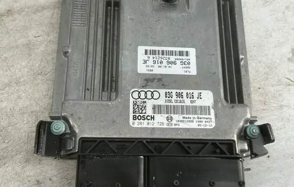 Audi A4 S4 B8 8K Engine control unit/module 03G906016JE 1039S12998 0281012726