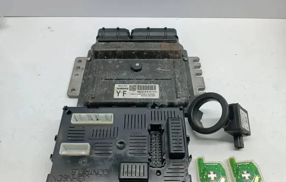 Nissan Note (E11) Engine control unit/module MEC37510