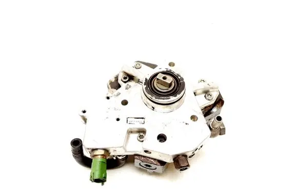 Volvo S60 Fuel injection high pressure pump 8692521