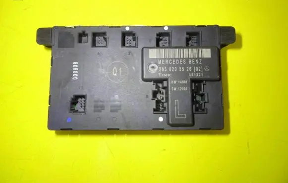 Mercedes-Benz C W203 Door control unit/module 2038205526