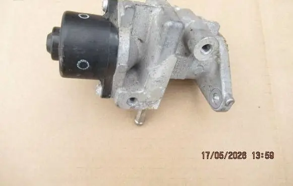 Toyota Yaris EGR valve 25620 21020