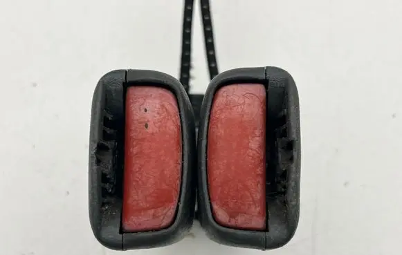 Volvo V70 Rear seatbelt buckle 9191996