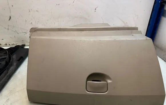 Renault Megane II Glove box 8200078820 8200179947 8200179946