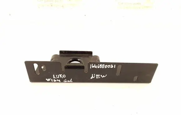 Mercedes-Benz ML W164 Jacking socket point 1646980031 A1646980031
