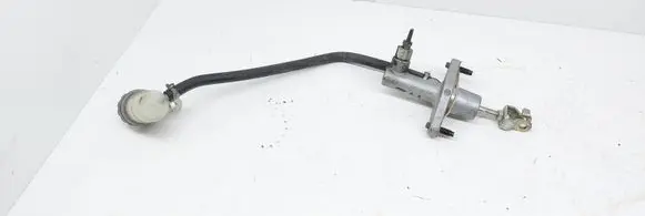 Honda CR-V Clutch master cylinder