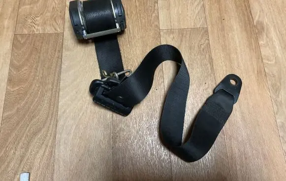 Ford Focus Front seatbelt 98ABA61295DC
