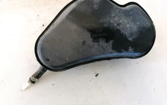 Vacuum air tank