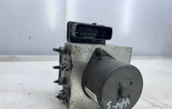 Ford Mondeo MK IV ABS Pump 8g91-2c405-ab