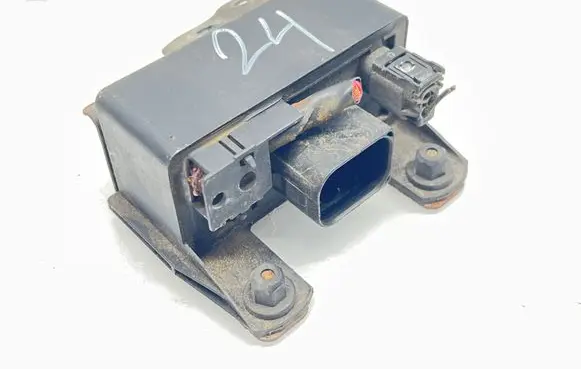 Mercedes-Benz C W203 Glow plug pre-heat relay 0005453516