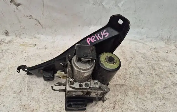 Toyota Prius (XW20) ABS Pump 4451047050 0E102149 10Y01A