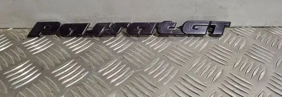 Volkswagen PASSAT B3 Manufacturers badge/model letters 357853687C