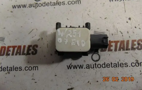 Mercedes-Benz R W251 Airbag deployment crash/impact sensor A0038202826