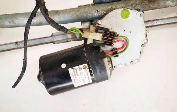 Volkswagen Bora Wiper motor 443122228017