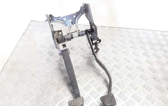 Opel Meriva A Pedal assembly 