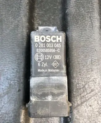 Infiniti FX Glow plug pre-heat relay 0281003045 8200585956 8200585956C