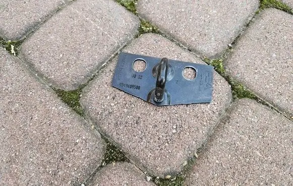 Opel Corsa F Trunk lock loop 9843689580-