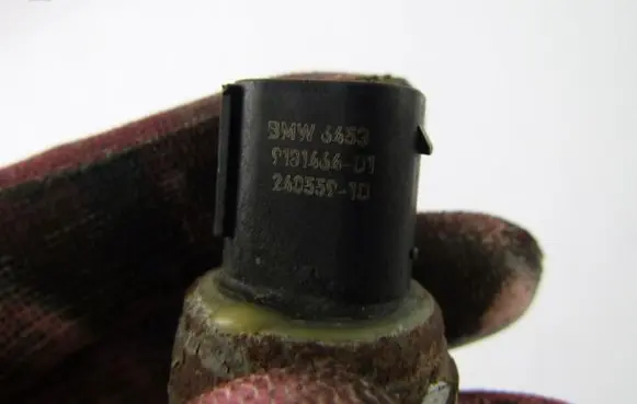 BMW 3 E90 E91 Oil pressure sensor 24055910