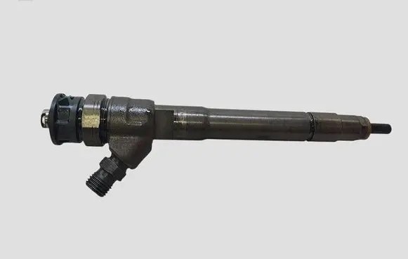 Mercedes-Benz C W205 Fuel injector 0445110546