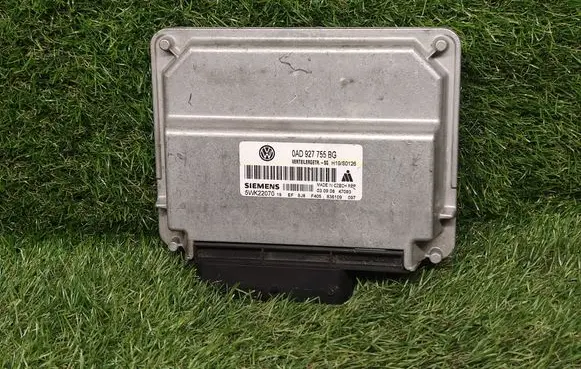Volkswagen Touareg I Transfer box differential control unit 0AD927755BG 5WK22070
