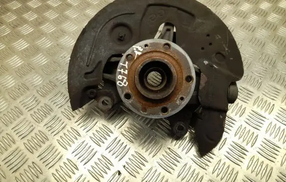 Peugeot 508 II Front wheel hub 270