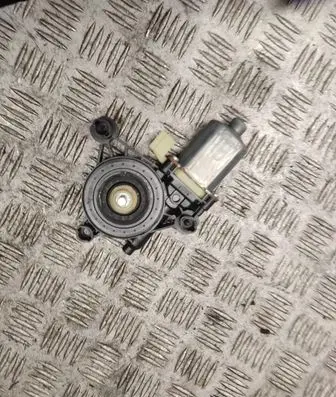Audi A3 S3 8V Front door window regulator motor 5Q0959802B