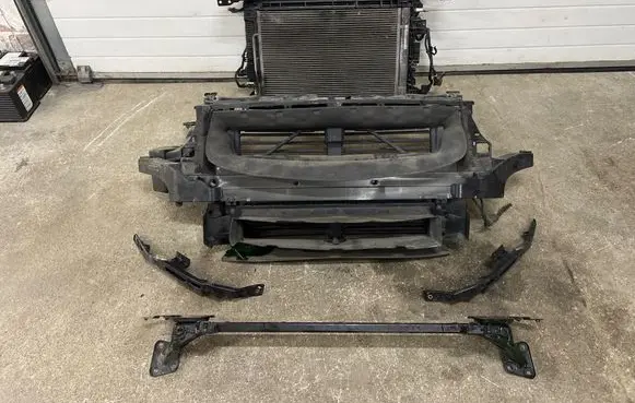 Opel Insignia B Radiator support slam panel 3137232027 YR002638880 84537707