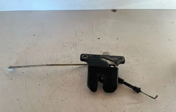 Audi A6 S6 C5 4B Tailgate/trunk/boot lock/catch/latch B5827505