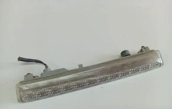 Subaru B9 Tribeca Third/center stoplight VC02020