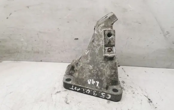 Audi A6 S6 C5 4B Engine mounting bracket 8D0199308AD