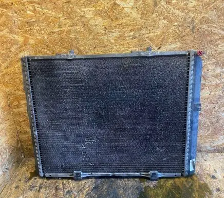 Mercedes-Benz E W124 Coolant radiator 1245002302 0142