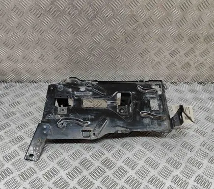 Battery box tray