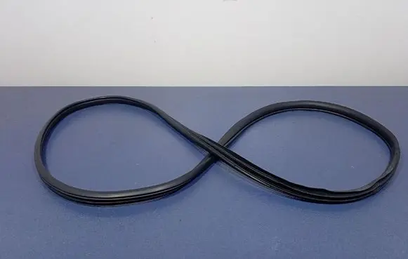 Mazda 3 II Front door rubber seal 