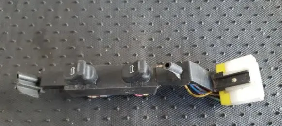 Nissan Primera Electric window control switch