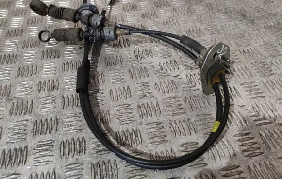 Hyundai ix35 Gear shift cable linkage