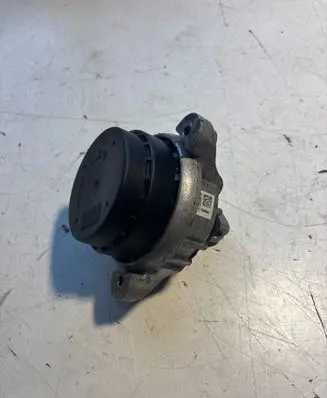 BMW 5 F10 F11 Engine mount bracket 13981112