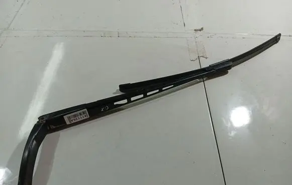 Audi A6 S6 C6 4F Front wiper blade arm 