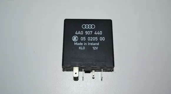 Audi A6 Allroad C5 Window wiper relay 4A0907440