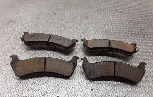 Ford Explorer Brake pads (rear) 