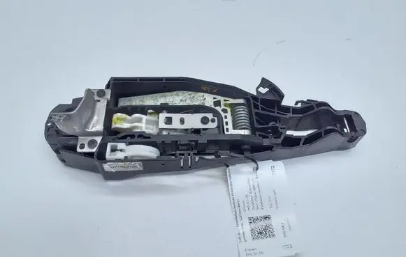 Rear door exterior handle/bracket