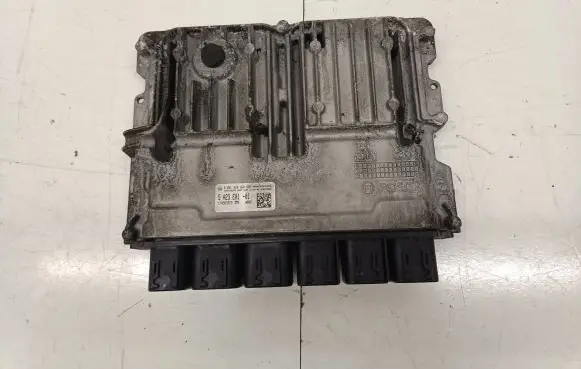 BMW 1 F40 Engine control unit/module 5A23E01